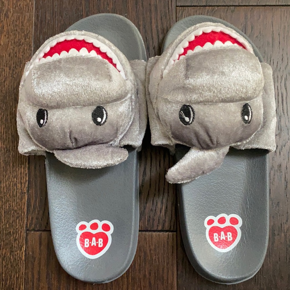 Build-A-Bear Shark 🦈 Flip Flops 13/1